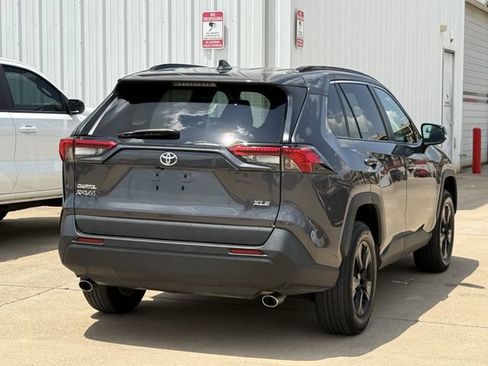 Used 2021 Toyota RAV4 XLE FWD image 4