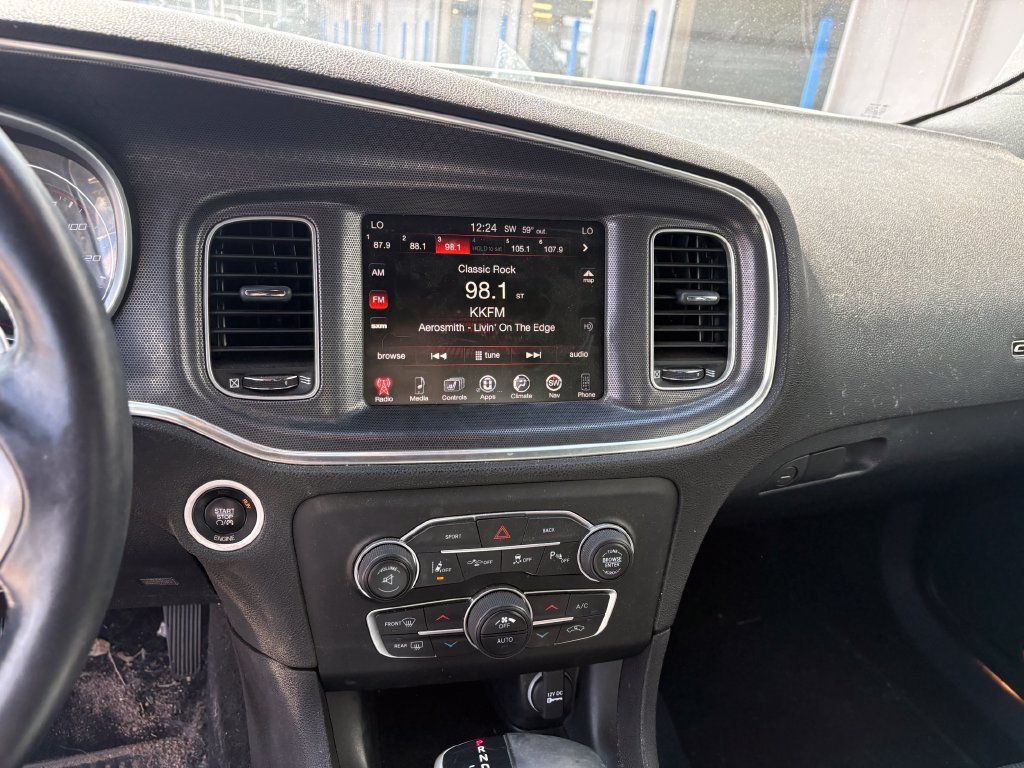Used 2015 Dodge Charger SXT w/ AWD Premium Group image 22