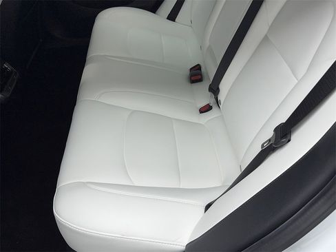 Used 2021 Tesla Model 3 Performance image 46