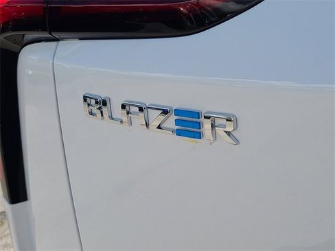 New 2025 Chevrolet Blazer EV LT image 10