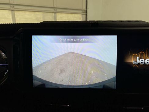 Used 2024 Jeep Wrangler Sahara image 26