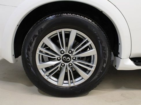 Used 2018 INFINITI QX80 2WD w/ Driver Assistance Package image 11