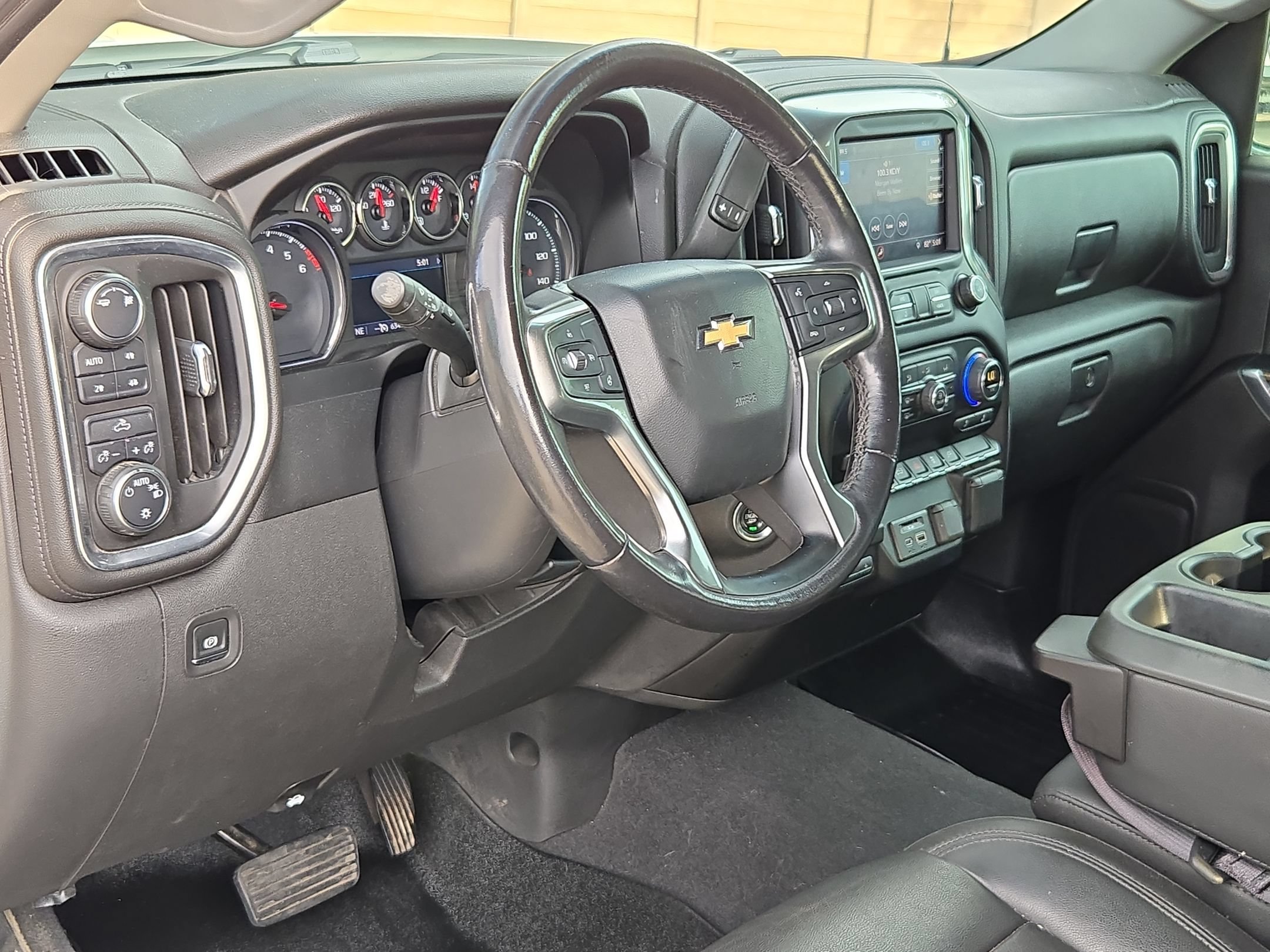 Used 2019 Chevrolet Silverado 1500 LT w/ Texas Edition AWD/4WD image 12