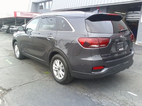 Used 2019 Kia Sorento AWD w/ LX Convenience Package image 10