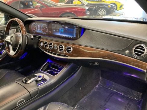 Used 2018 Mercedes-Benz S 560 4MATIC Sedan image 18