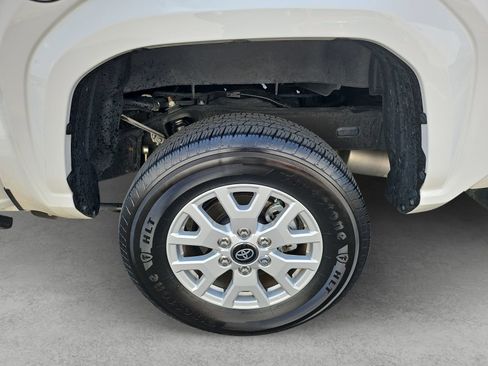 Used 2024 Toyota Tacoma SR5 w/ SR5 Upgrade Package RWD image 46