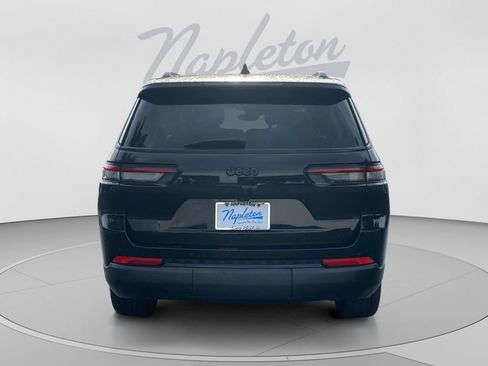 Used 2023 Jeep Grand Cherokee L Laredo RWD image 4