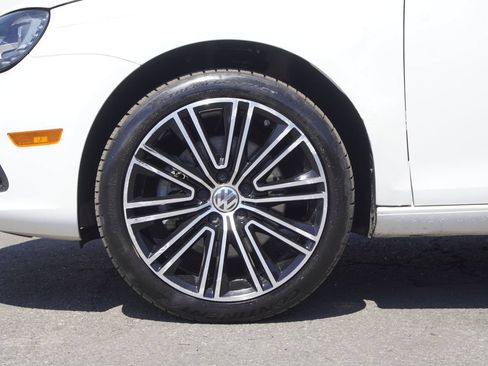 Used 2013 Volkswagen Eos FWD image 23