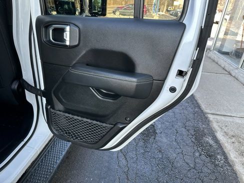 Used 2020 Jeep Wrangler Unlimited Sahara w/ Uconnect 4C Nav & Sound Group image 16
