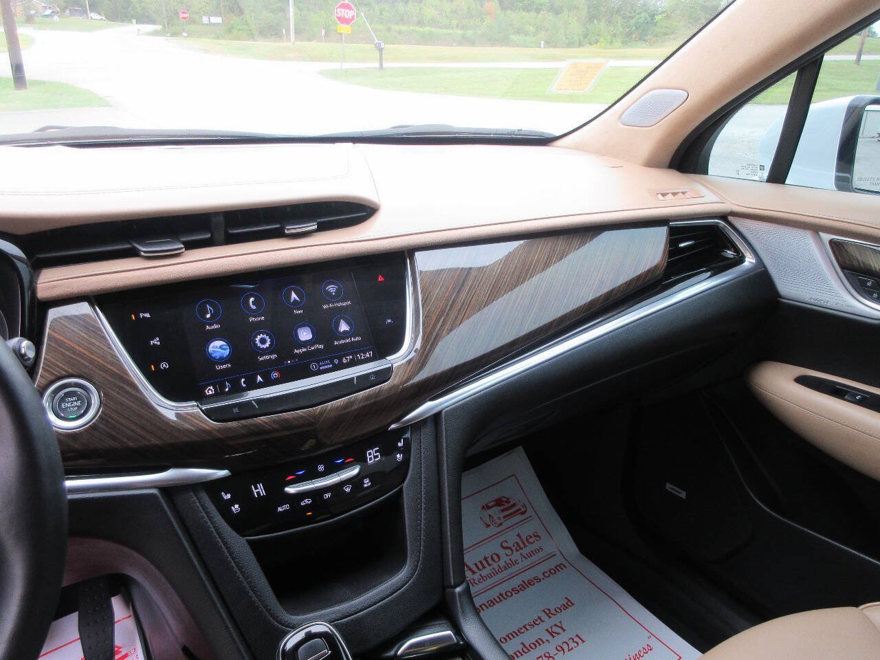 Used 2025 Cadillac XT6 Premium Luxury w/ Platinum Package FWD image 11