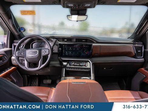 Used 2024 GMC Sierra 3500 Denali Ultimate AWD/4WD image 3