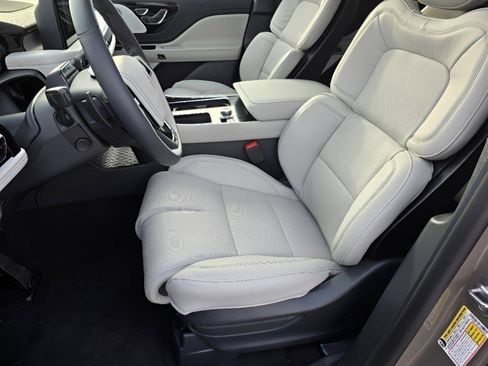 Used 2025 Lincoln Aviator Reserve w/ Equipment Group 201A image 30