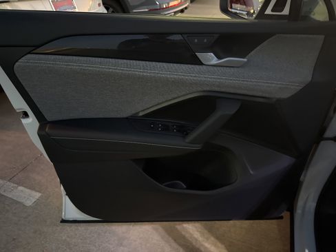 New 2025 Volkswagen Tiguan S image 11