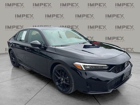 Used 2025 Honda Civic Sport image 4