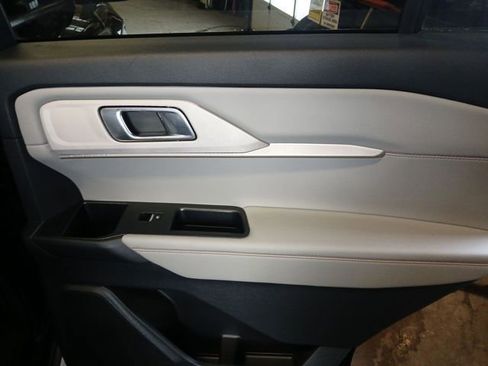 Used 2025 Ford Explorer Active w/ Active Comfort Package image 48