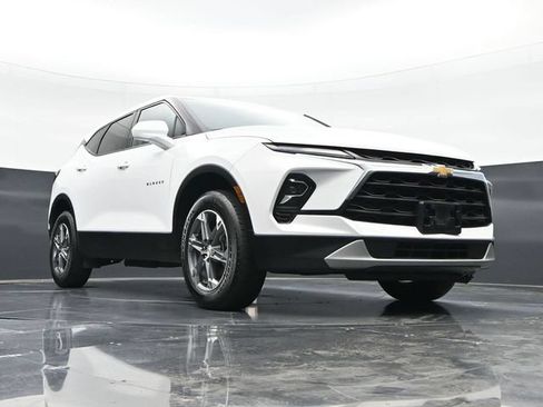 Used 2025 Chevrolet Blazer LT FWD image 41