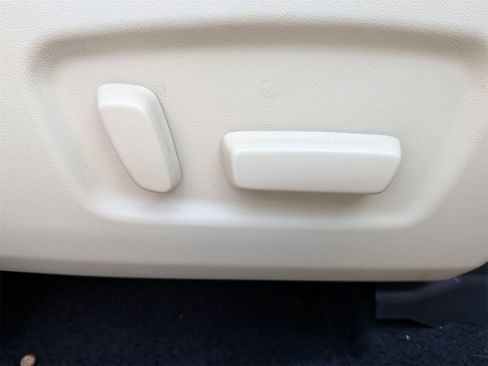 Used 2016 Toyota Highlander Limited image 41