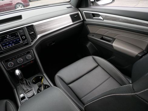 Certified 2023 Volkswagen Atlas Cross Sport SE AWD/4WD image 11