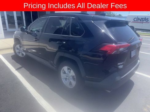Used 2020 Toyota RAV4 XLE FWD image 4