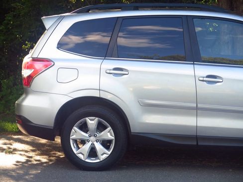 Used 2014 Subaru Forester 2.5i Touring AWD/4WD image 27