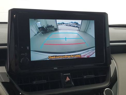 Used 2024 Toyota Corolla Cross LE FWD image 28