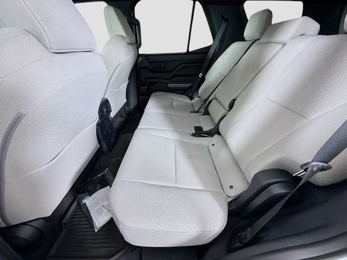 New 2026 Toyota 4Runner SR5 AWD/4WD image 22