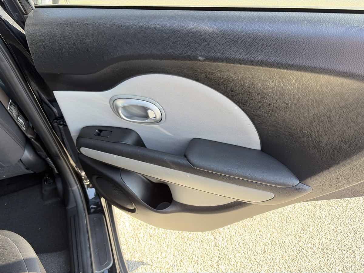 Used 2016 Kia Soul FWD image 22