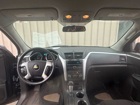 Used 2011 Chevrolet Traverse LT image 10