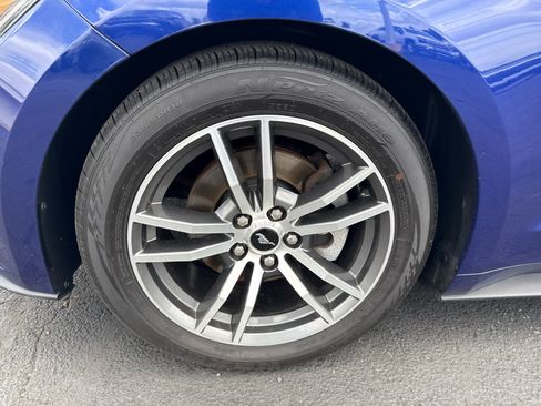 Used 2016 Ford Mustang Coupe RWD image 9