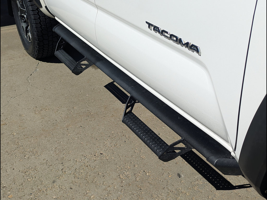 Used 2021 Toyota Tacoma TRD Off-Road AWD/4WD image 13
