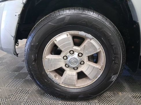 Used 2005 Toyota 4Runner SR5 AWD/4WD image 8