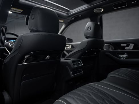 Used 2024 Mercedes-Benz Maybach GLS 600 4MATIC image 75
