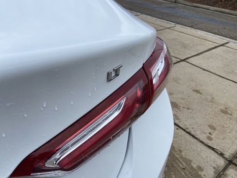 Used 2020 Chevrolet Malibu LT image 50