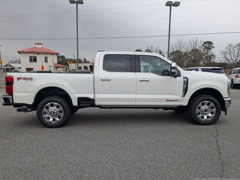 New 2026 Ford F250 Lariat w/ Lariat Ultimate Package image 3