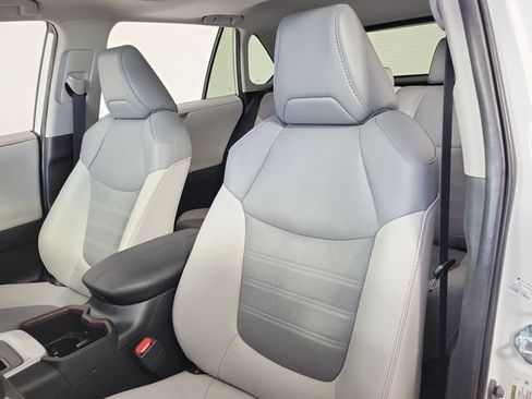 Used 2024 Toyota RAV4 Limited FWD image 20