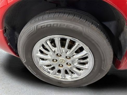 Used 2003 Chrysler Town & Country Limited image 36