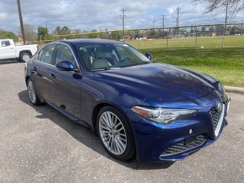 Used 2018 Alfa Romeo Giulia Ti w/ Quick Order Package 22Z Lusso image 4