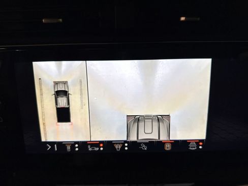 Used 2024 GMC Sierra 3500 AT4 w/ Technology Package AWD/4WD image 40