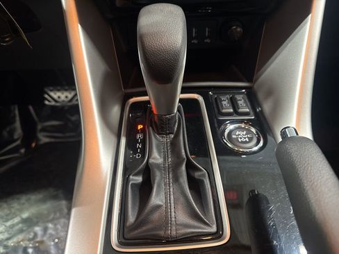 Used 2022 Mitsubishi Eclipse Cross LE image 20