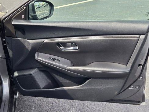 Used 2024 Nissan Sentra SV FWD image 6