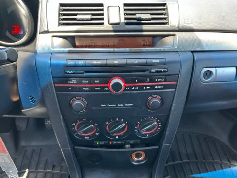 Used 2006 MAZDA MAZDA3 s w/ Appearance Pkg FWD image 25