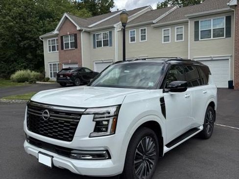 Used 2026 Nissan Armada Platinum Reserve AWD/4WD image 1