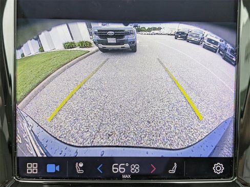 Certified 2022 Volvo XC60 B5 Inscription w/ Advanced Package image 21