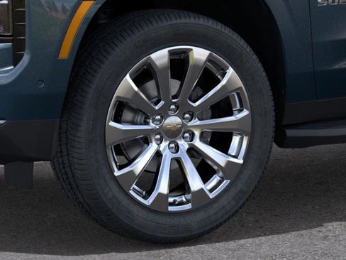 New 2026 Chevrolet Suburban Premier image 9