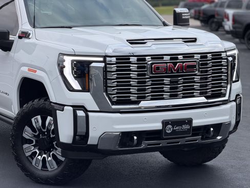 Used 2024 GMC Sierra 2500 Denali w/ Denali Reserve Package AWD/4WD image 5