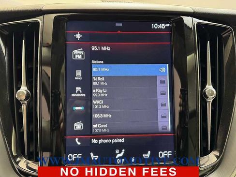 Used 2019 Volvo XC60 T5 Momentum w/ Multimedia Package image 22