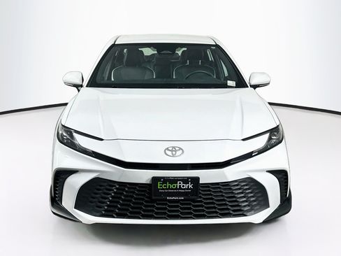 Used 2025 Toyota Camry SE FWD image 2