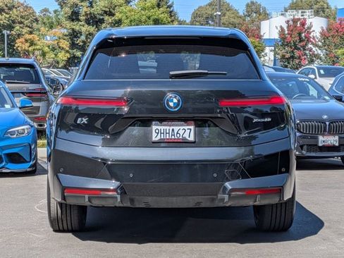 Used 2024 BMW iX xDrive50 w/ Premium Package AWD/4WD image 7