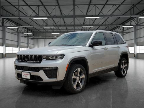 New 2026 Jeep Grand Cherokee Limited w/ MOPAR Finishing Package RWD image 1