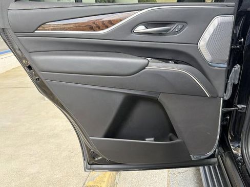 Certified 2022 Cadillac Escalade Sport Platinum w/ LPO, ONYX Package AWD/4WD image 25